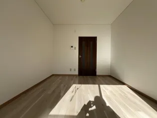 ベルヴィーユ恒久II【2階】の居間