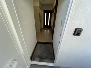 ベルヴィーユ恒久II【2階】の玄関