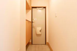 FRIENDLY SQUARE K(フレンドリースクエアケイ)B【2階】の玄関