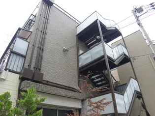 オーヴ・エム【3階】の外観