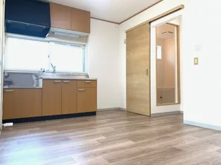 エルゼンNOMURA【1階】の居間