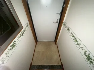 クラッセ銀山【4階】の玄関