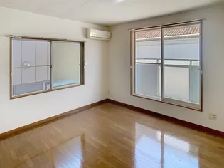 ナインハイツ【1階】の居間