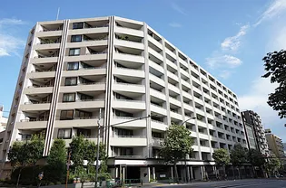 東京都新宿区大京町【マンション】の外観