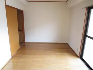 つるみサンクビル【2階】の内装