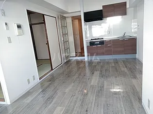 舞浜ガーデンヒルズ【3階】の居間