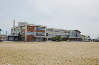 リースorレント/スターティングホーム上小泉A棟の周辺