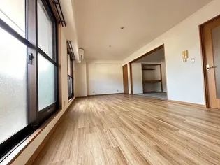 仲垣内ビル【4階】の居間