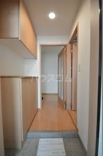 メイクスF棟【1階】の玄関