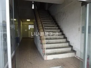 八まきビル【4階】の地図