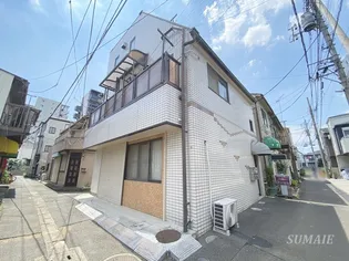 アルファビル【3階】の外観