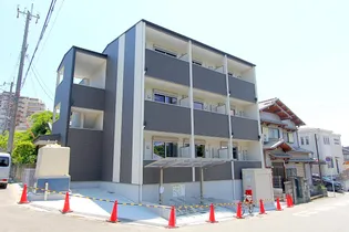 ジーメゾン上野【1階】の外観