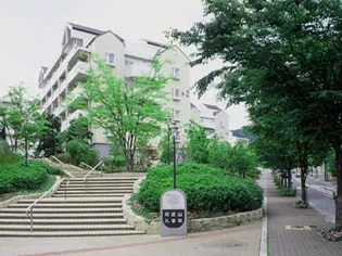 UR高槻・阿武山八番街【1階】の外観
