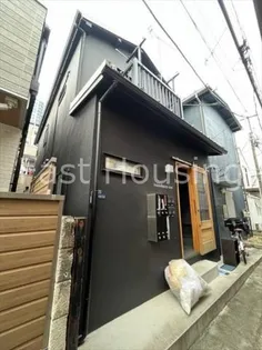 東京都新宿区西新宿4【アパート】の外観