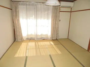 サザンクロス御山【2階】の居間