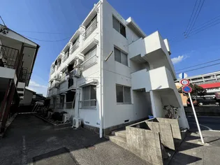 川本マンション【3階】の外観