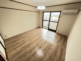 メゾン・シェモア【3階】の居間