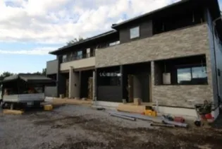 スロノス【2階】の外観