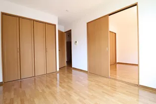 パルク駅西【2階】の居間