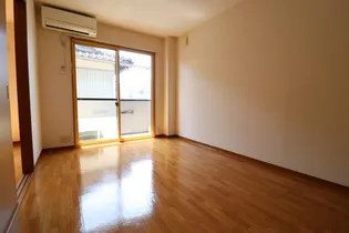 パルク駅西【2階】の居間