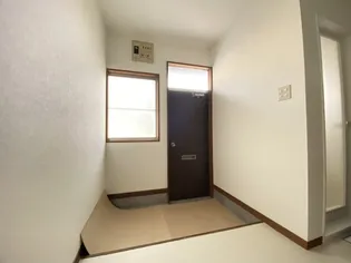 オアシス南坂部【1階】の玄関