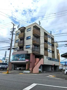 サープラス聖一色【3階】の外観