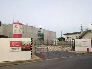 沖縄県うるま市字上江洲【マンション】の外観