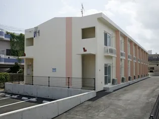 沖縄県うるま市字田場【アパート】の外観