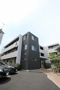 White Libra(ホワイト リブラ)【1階】の外観