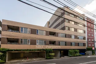 レジデンス渋谷富ヶ谷【5階】の外観