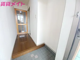 アーバンハイツA棟【2階】の玄関