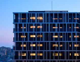 東京都新宿区左門町【マンション】の外観