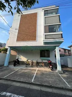 グランブルー下馬【2階】の外観