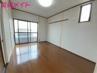 ヤマトハイツ【1階】の居間