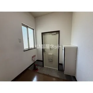 ジュネスK・Aの玄関