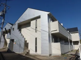 ブレイブ山手B棟【1階】の外観