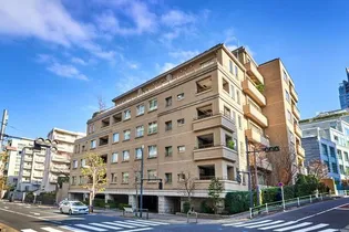 東京都港区六本木4【マンション】の外観