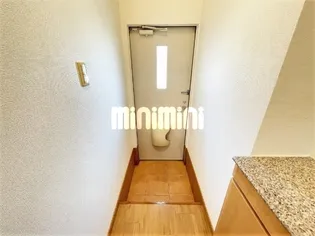 オリエント【1階】の玄関