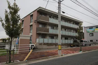 プルヌス コリーヌ【3階】の外観