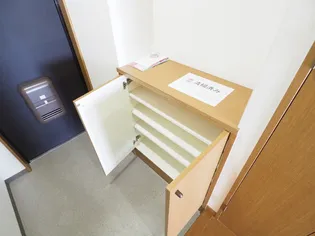 プレステージ脇町【3階】の玄関