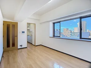 エストメンツ中央【4階】の外観