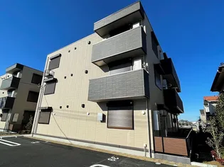 ハイピクチャー E棟【1階】の外観