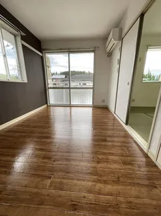 フローラル木花台4棟【1階】の居間