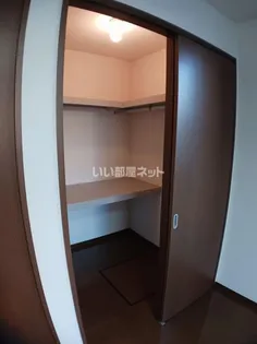 ツインパレス庄内 S棟【1階】の内装