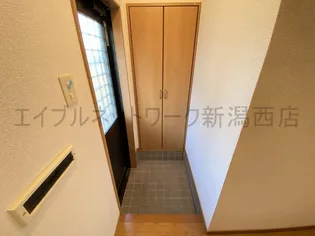 JOYPLACE青山3の玄関