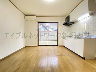 JOYPLACE青山3の内装