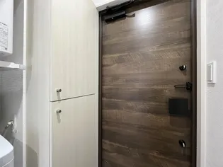 アヴェンタドール【3階】の玄関