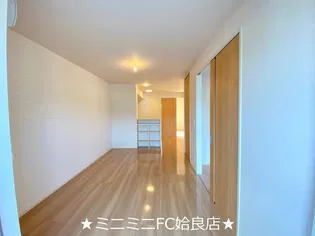 鹿児島県姶良市三拾町【アパート】の外観