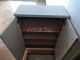 長秀ビル【5階】の玄関