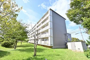 西武百草団地2号棟【2階】の外観